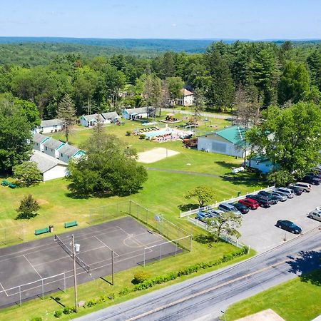 Chestnut Grove Family Resort Mount Pocono Exterior photo