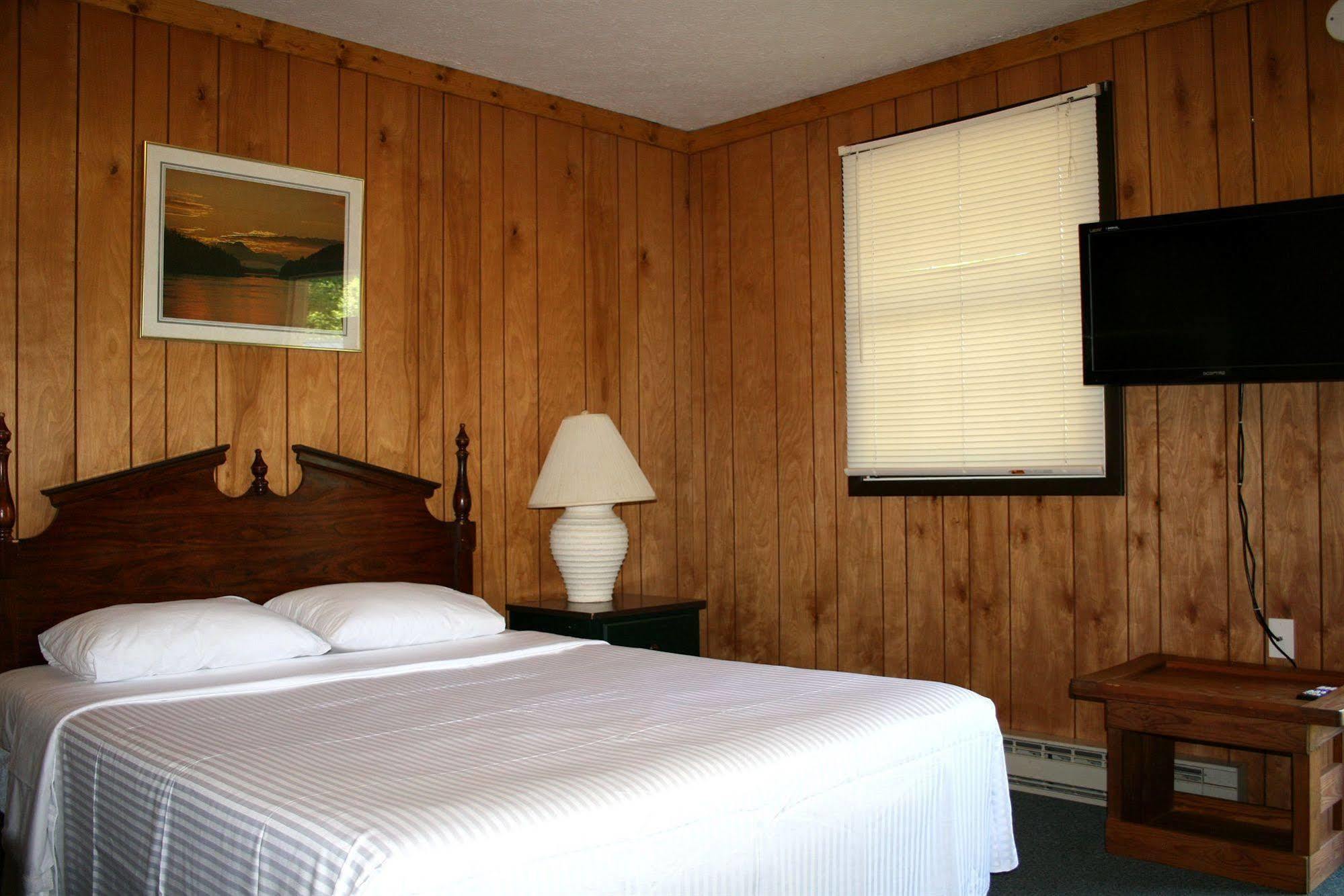 Chestnut Grove Family Resort Mount Pocono Exterior photo