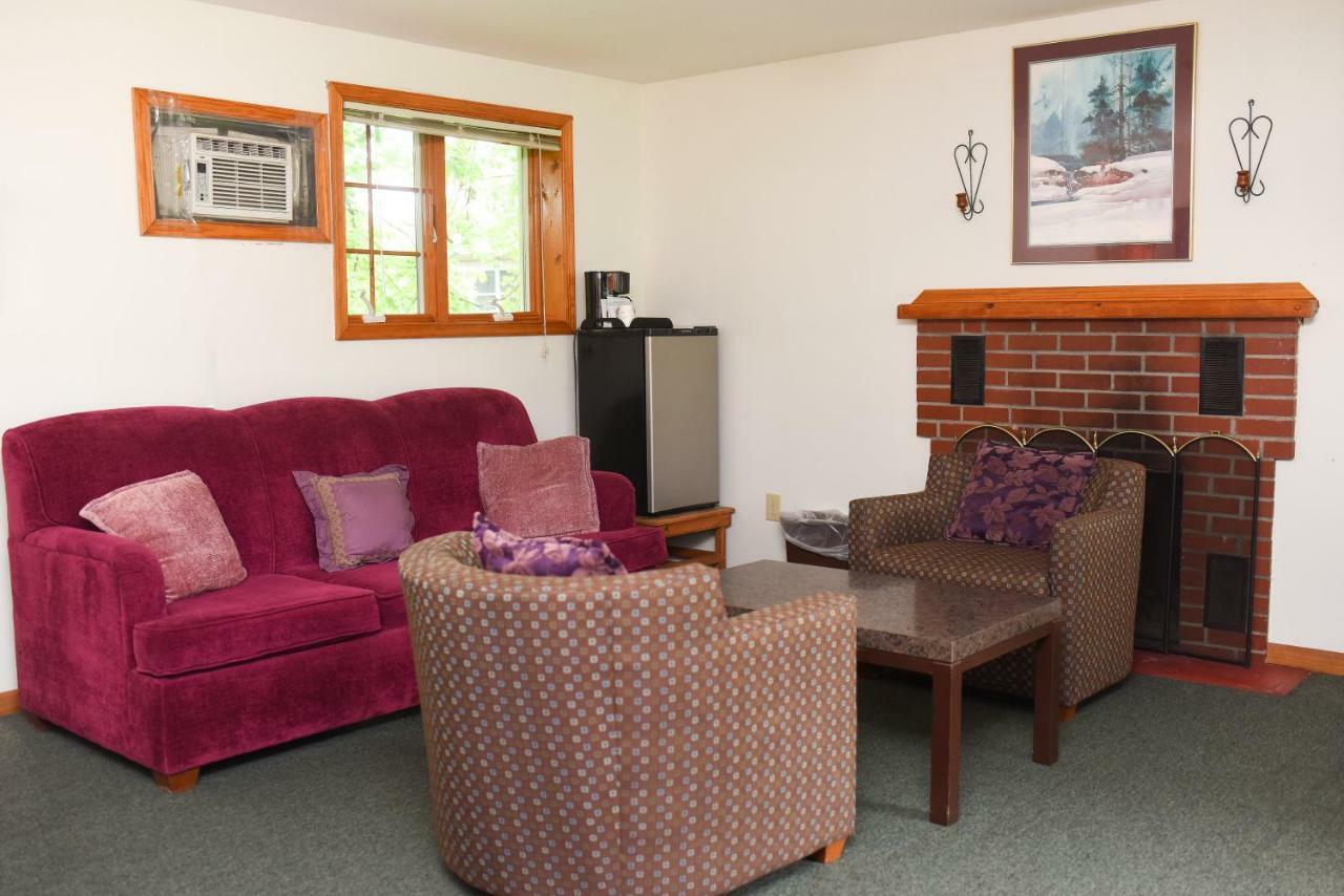 Chestnut Grove Family Resort Mount Pocono Exterior photo