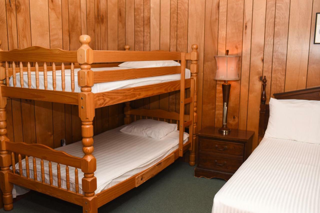 Chestnut Grove Family Resort Mount Pocono Exterior photo