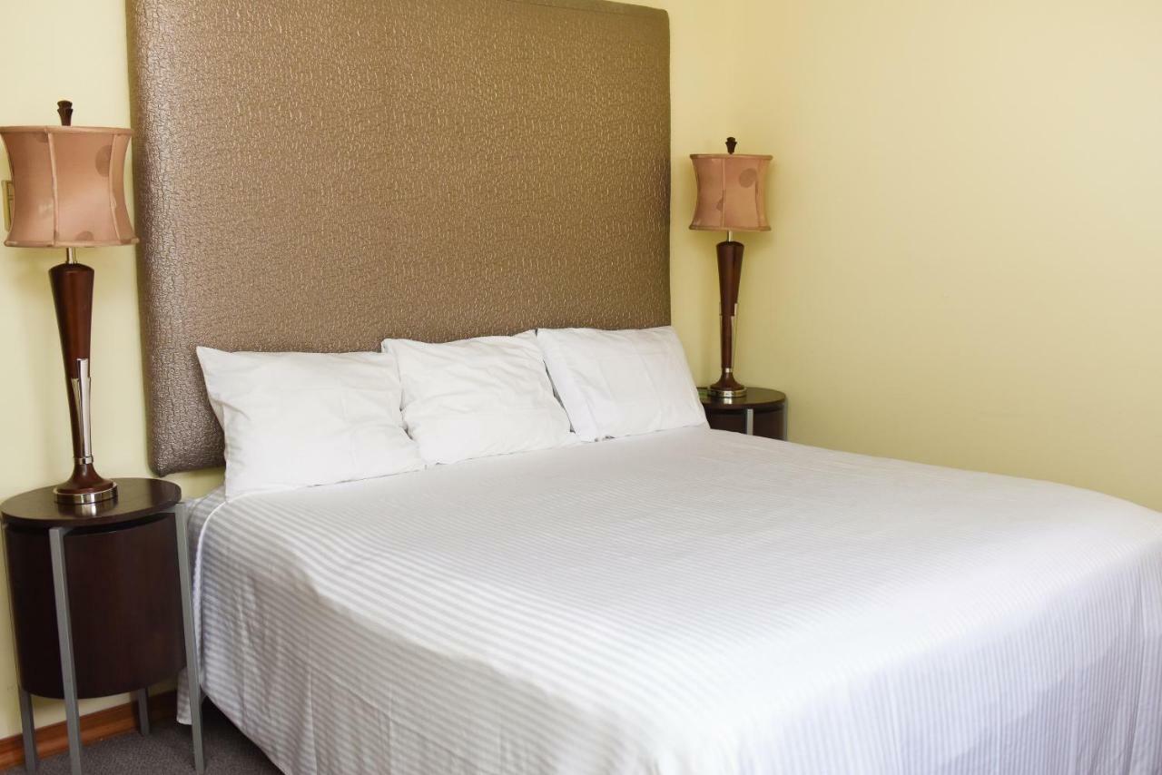 Chestnut Grove Family Resort Mount Pocono Exterior photo