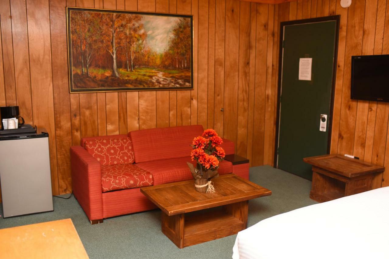 Chestnut Grove Family Resort Mount Pocono Exterior photo