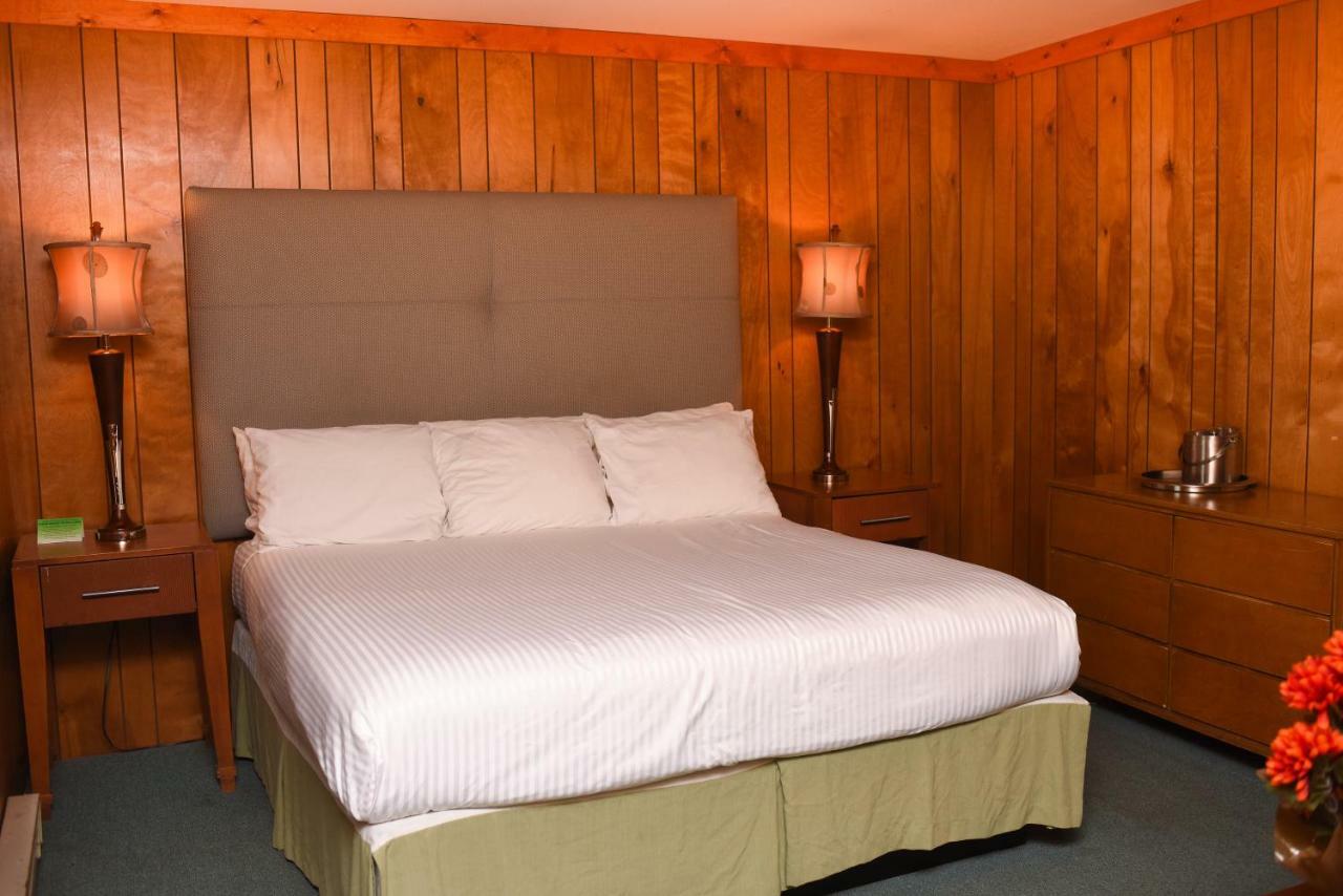 Chestnut Grove Family Resort Mount Pocono Exterior photo