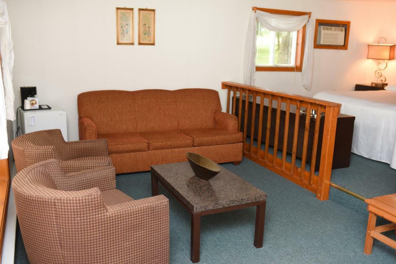 Chestnut Grove Family Resort Mount Pocono Exterior photo