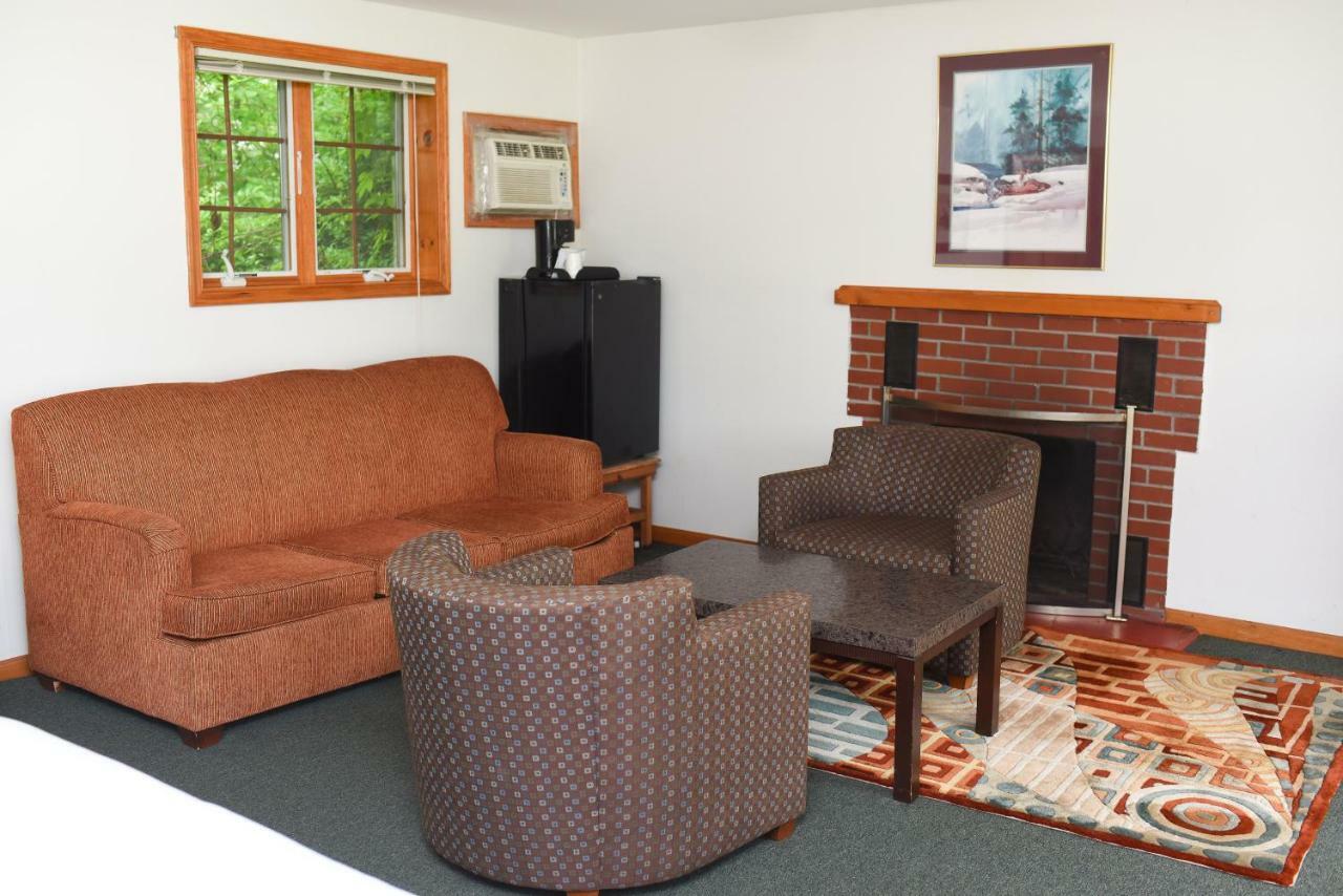 Chestnut Grove Family Resort Mount Pocono Exterior photo
