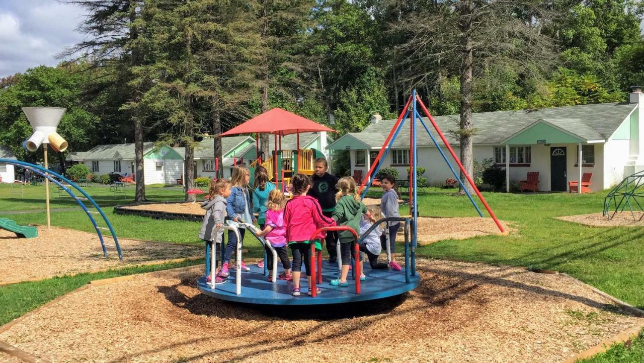 Chestnut Grove Family Resort Mount Pocono Exterior photo